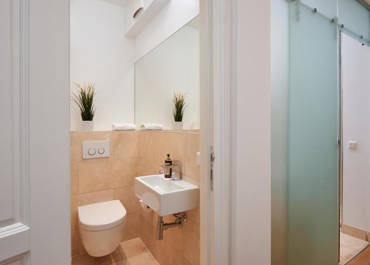 35Qm Deluxe Apartment Suites Im Stil Design Hotel Vosteen Naehe Der Kaiserburg ニュルンベルク エクステリア 写真